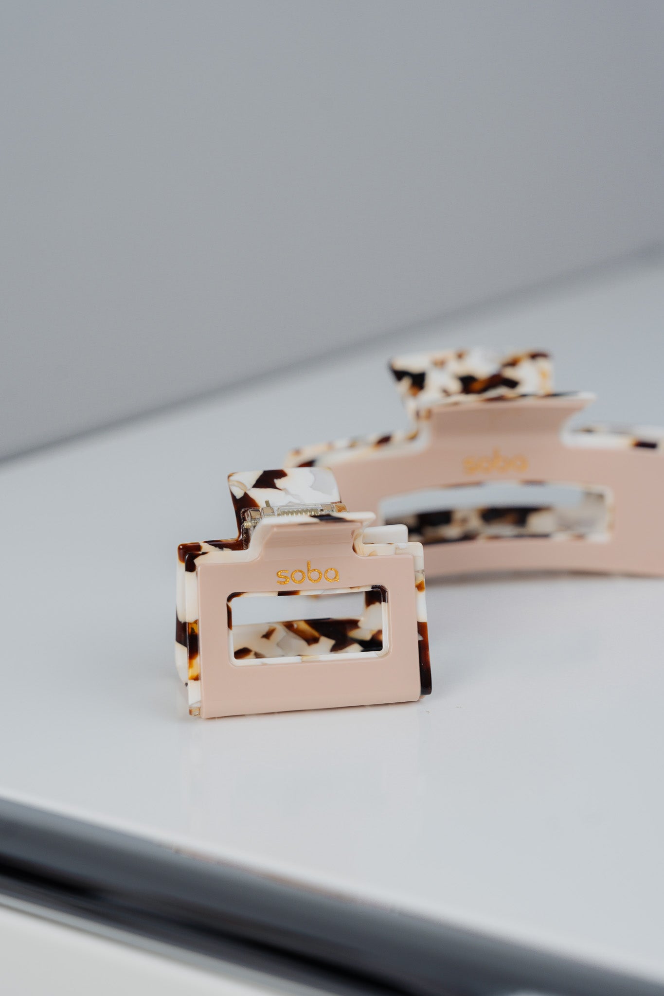 Hält, was sie verspricht: Edle Haarklammer - cappuccino / Size S