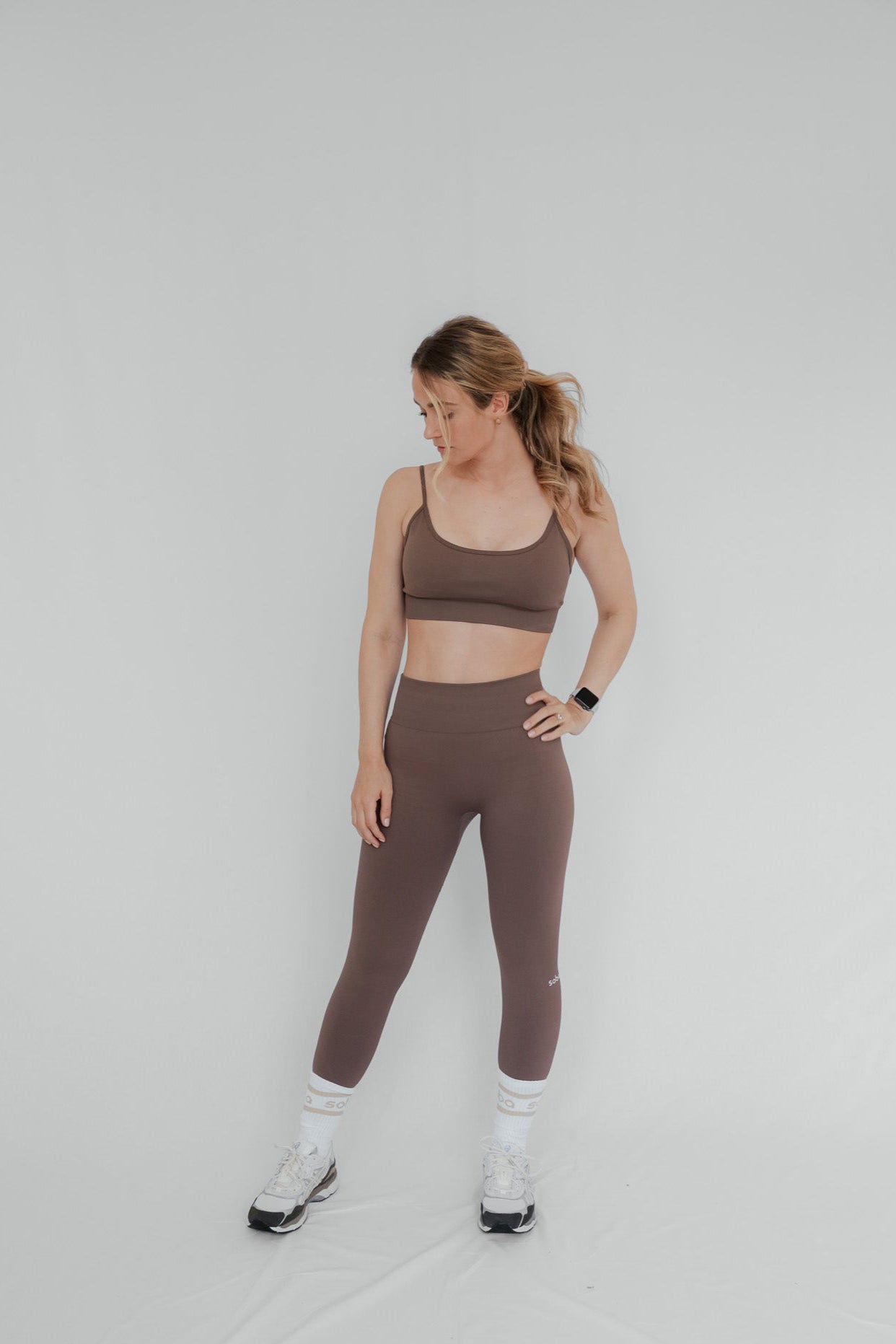 Bring out the best in you: Perform Leggings mit kleinem Scrunch - mocha mousse