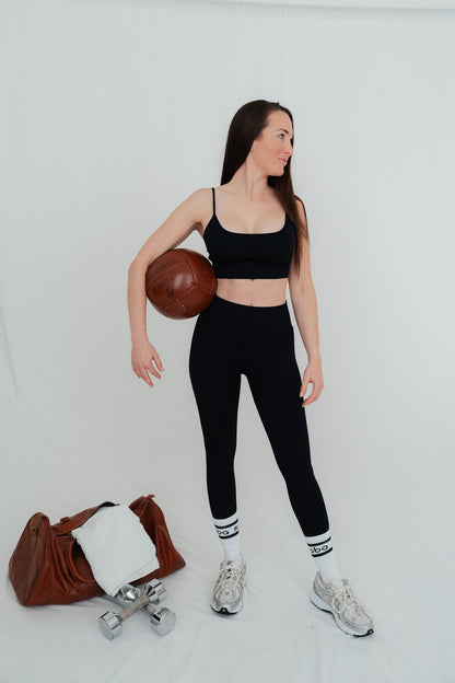 Get the best out of you: Perform Leggings mit kleinem Scrunch - black