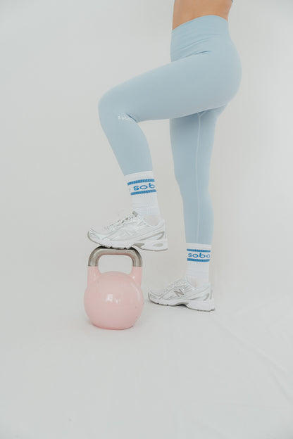 Bring out the best in you: Perform Leggings mit kleinem Scrunch - ice blue