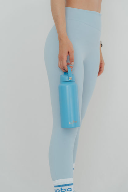 Stay hydrated: Trinkflasche mit integriertem Trinkhalm - ice blue