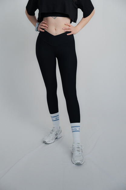 V love: Ripped V-Waist Leggings - black - LIMITED EDIT