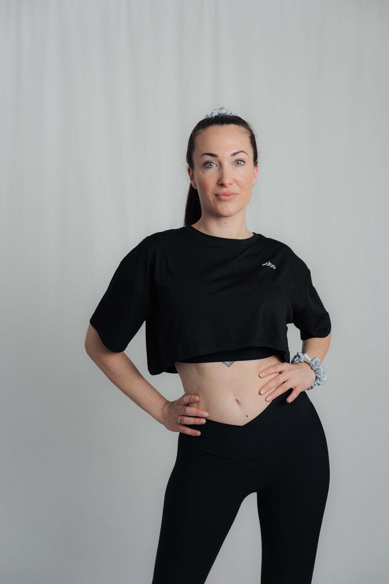 V love: Ripped V-Waist Leggings - black - LIMITED EDIT