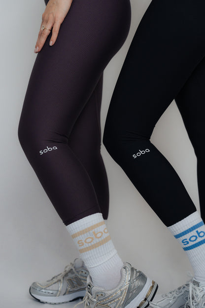 V love: Ripped V-Waist Leggings - black - LIMITED EDIT