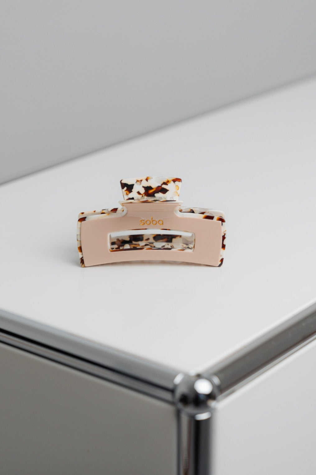 Hält, was sie verspricht: Edle Haarklammer - cappuccino / Size M