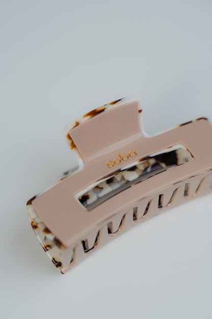 Hält, was sie verspricht: Edle Haarklammer - cappuccino / Size M