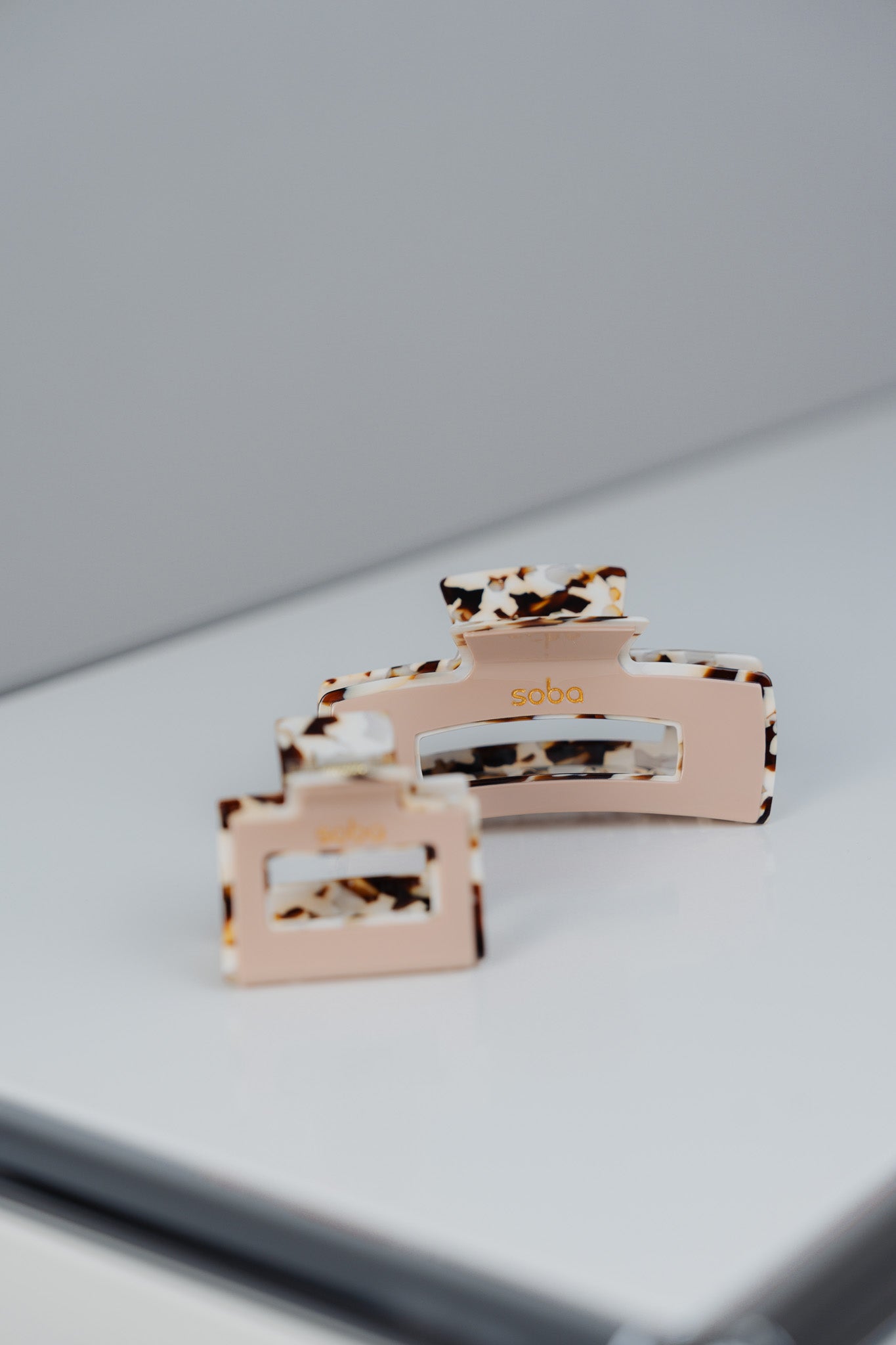 Hält, was sie verspricht: Edle Haarklammer - cappuccino / Size M