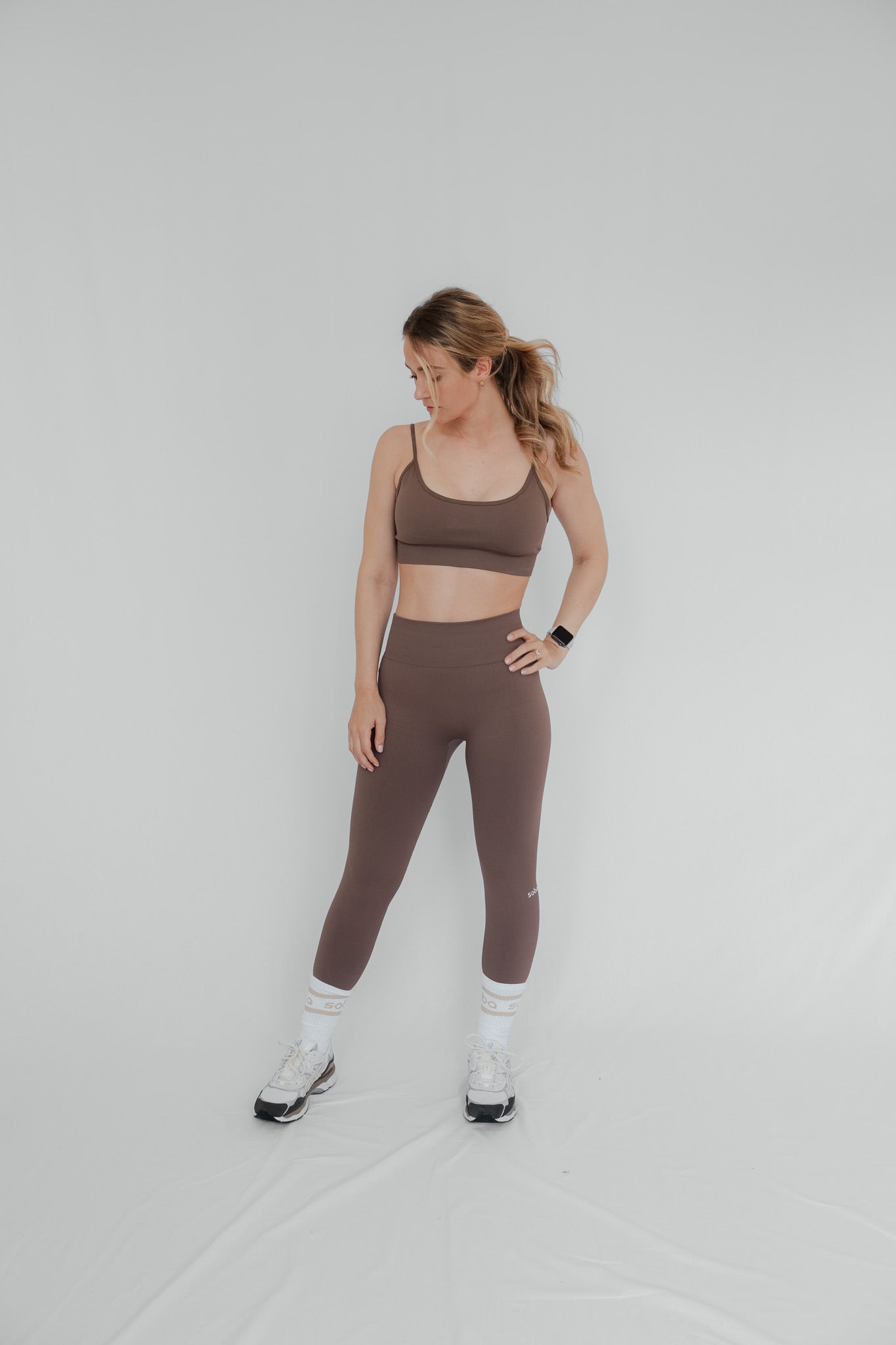 Bring out the best in you: Perform Leggings mit kleinem Scrunch - mocha mousse