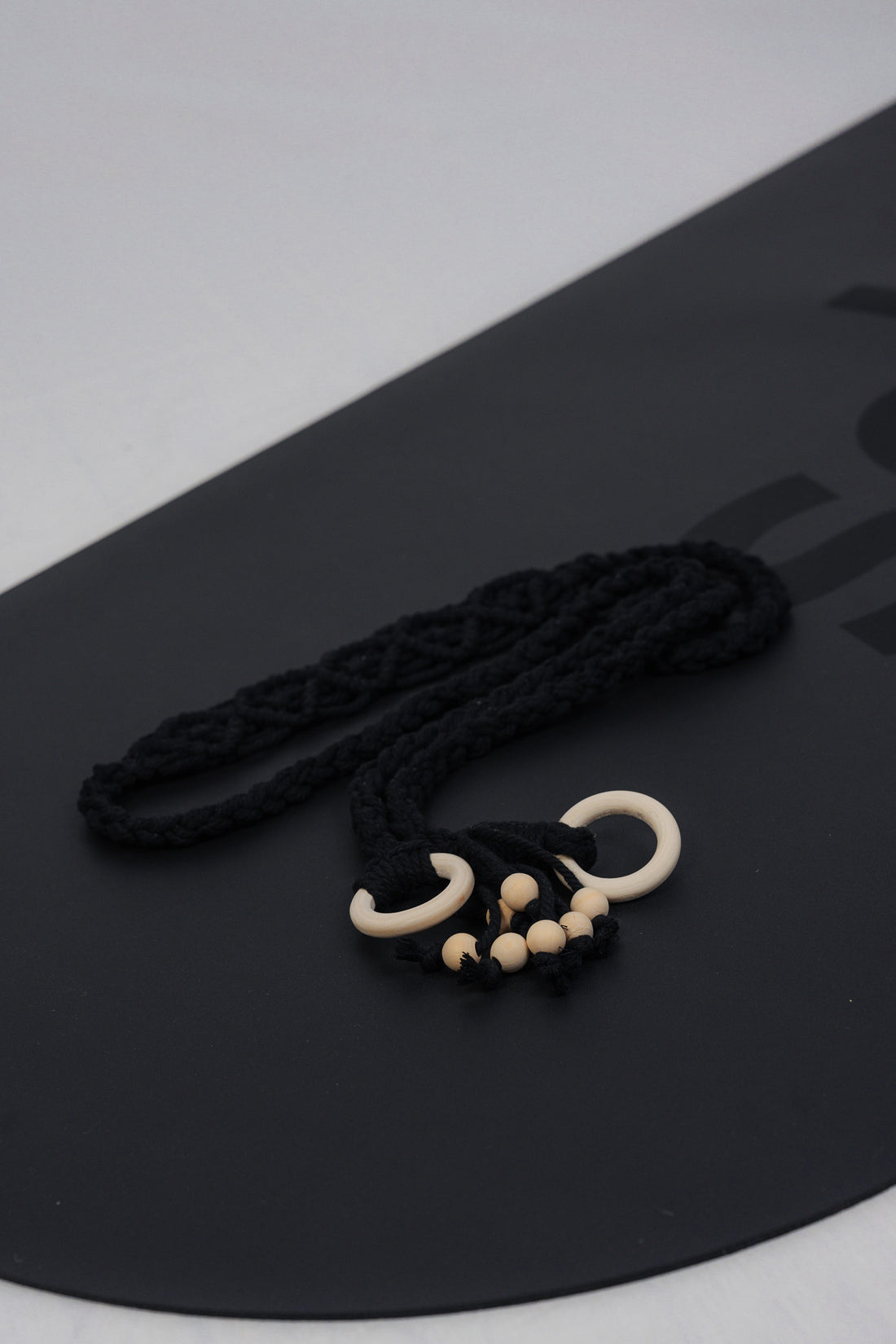 Tragegurt für Trainingsmatten im Boho Stil - black