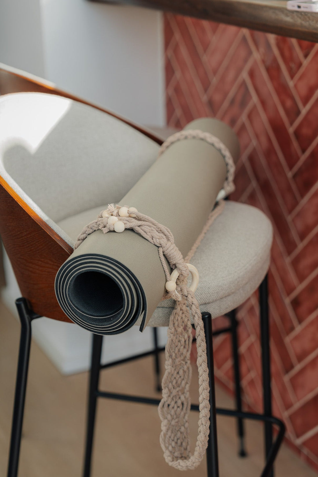 Tragegurt für Trainingsmatten im Boho Stil - caffé latte