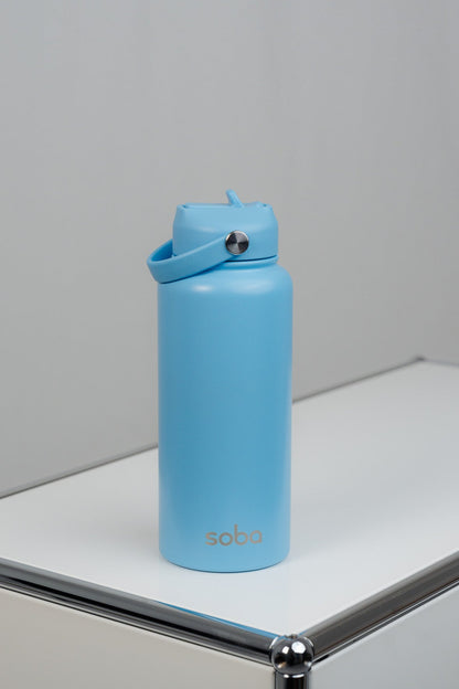 Stay hydrated: Trinkflasche mit integriertem Trinkhalm - ice blue